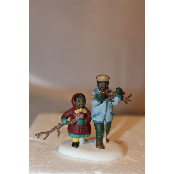 Dept 56 Christmas In the City - Playing in the Snow - Picture 4 of 8